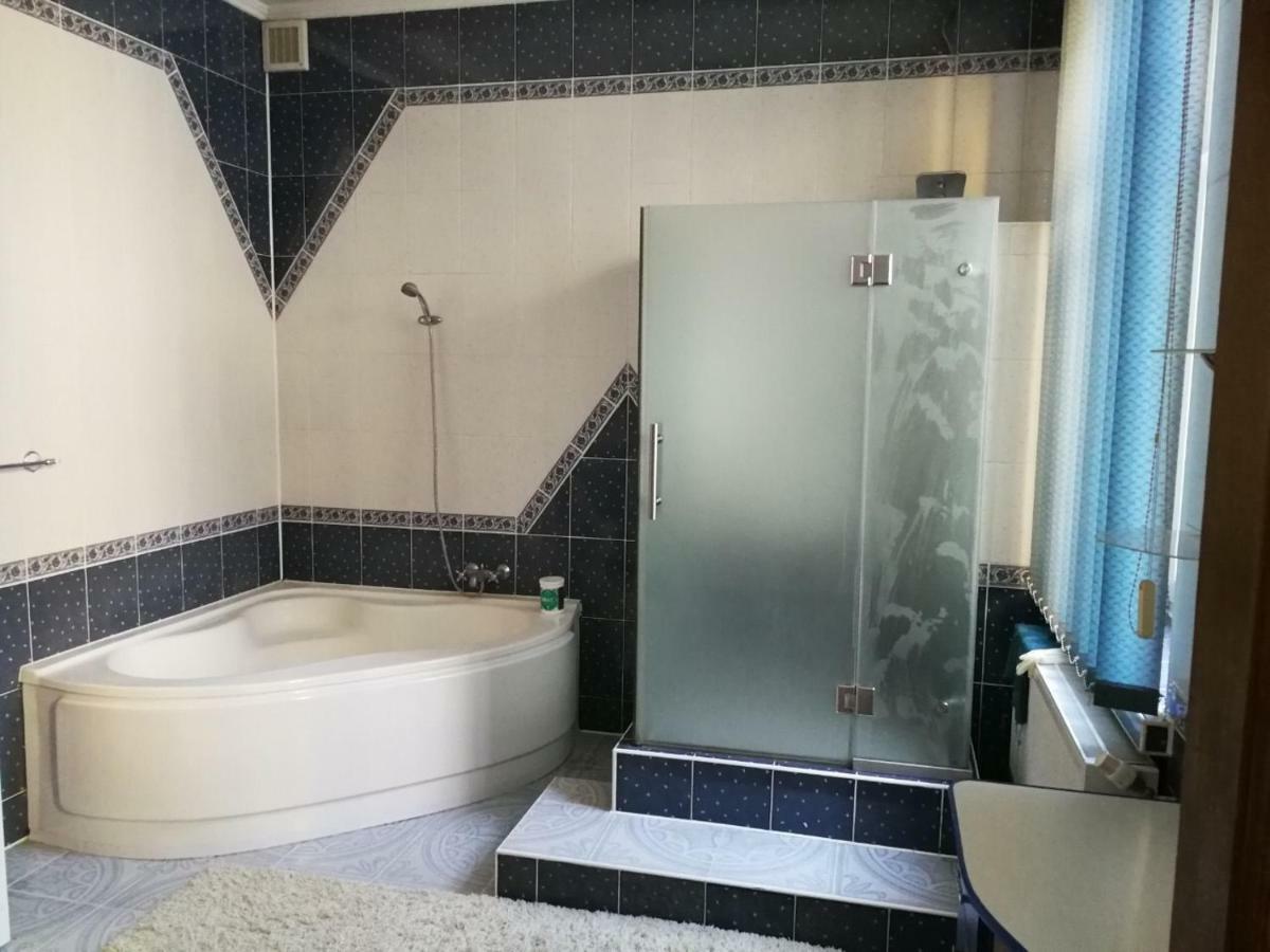 затишна в центрі міста Apartment