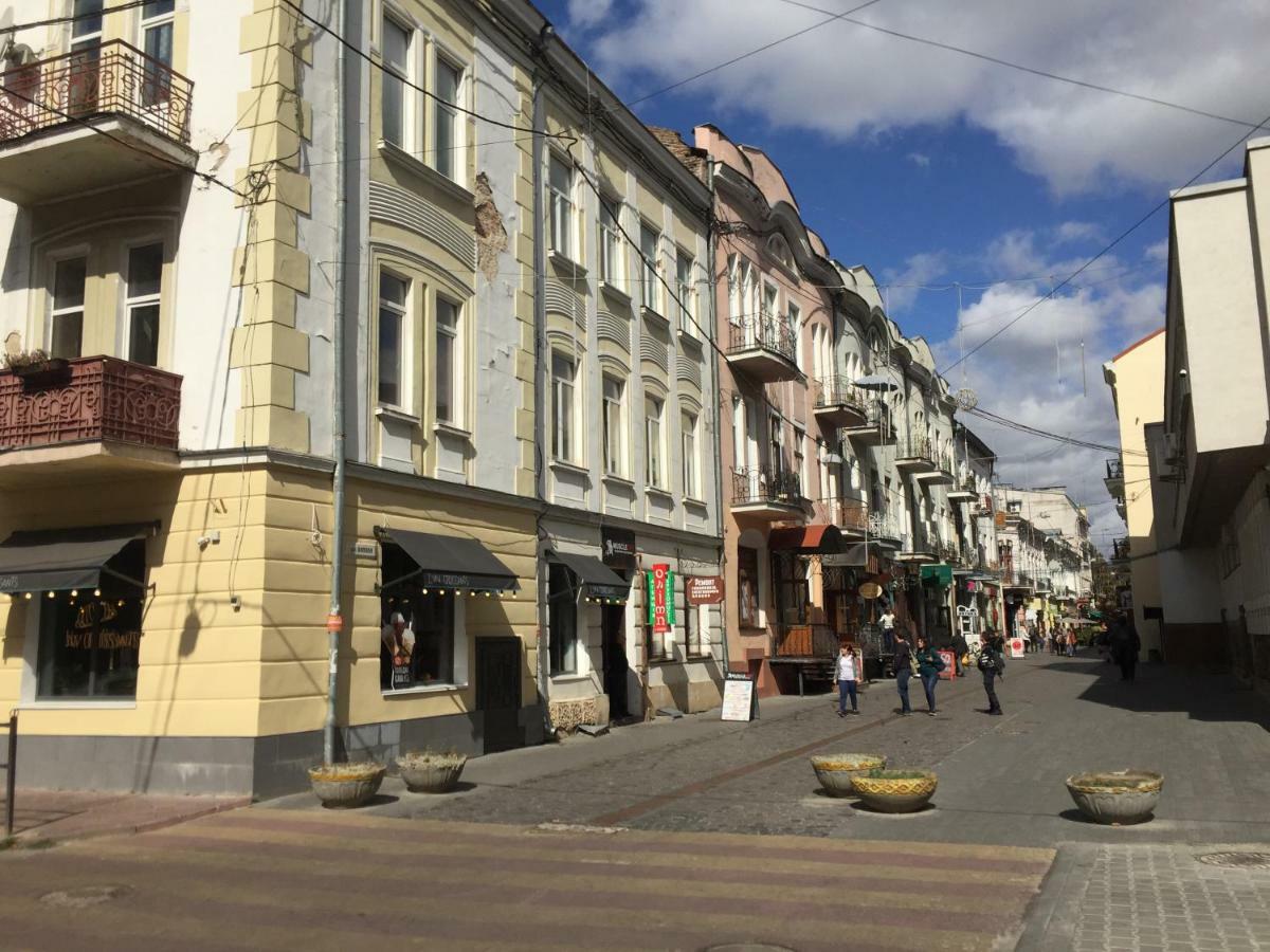 затишна в центрі міста *